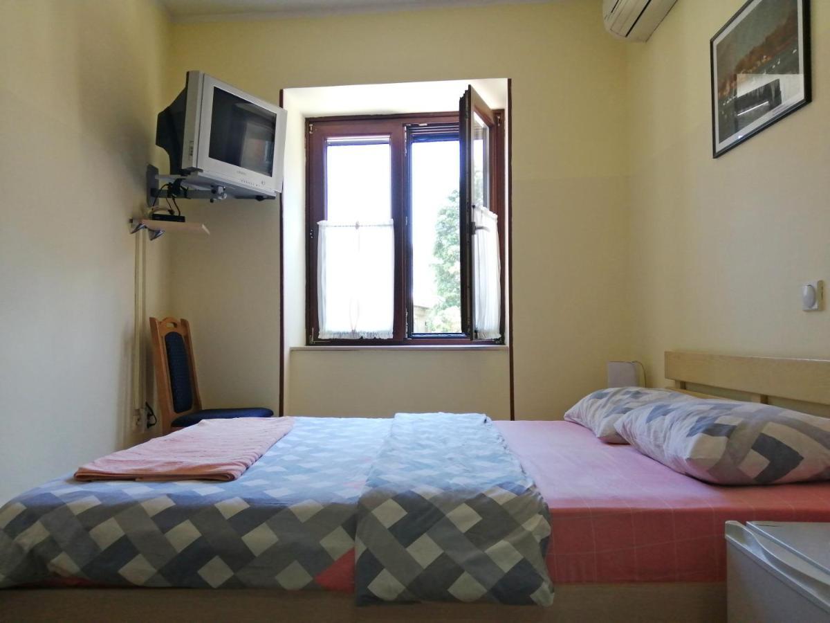 Hotel Pelikan Virpazar Εξωτερικό φωτογραφία