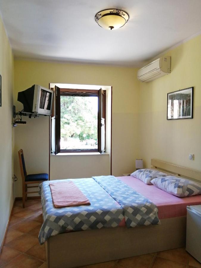 Hotel Pelikan Virpazar Εξωτερικό φωτογραφία